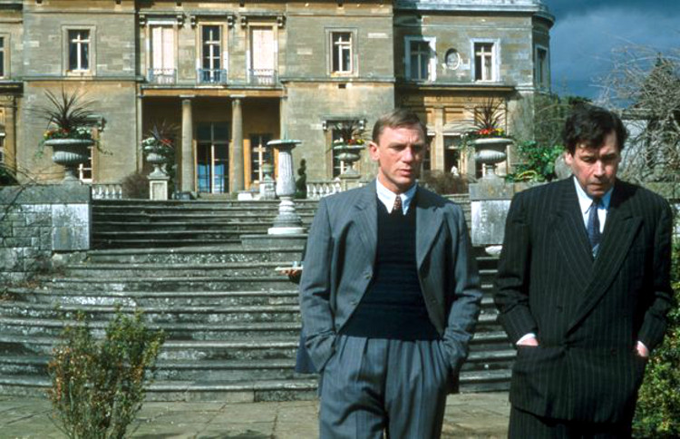 Daniel Craig (Heisenberg) e Stephen Rea (Bohr) em cena de Copenhagen