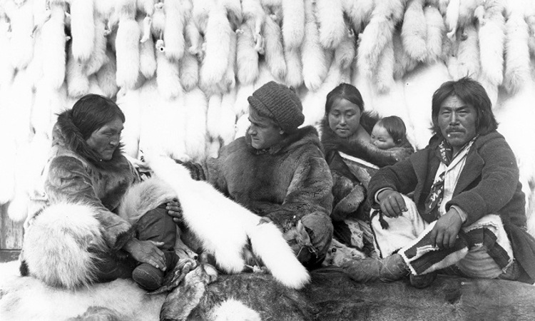Cena de Nanook, o esquimó (Nanook of the north, EUA e França, 1922), de Robert Flaherty